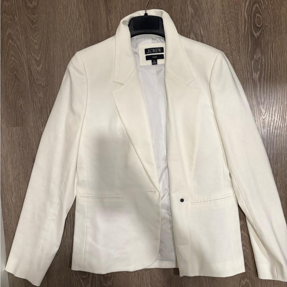 Jcrew all white blazer 

Never worn size 10 Tall
